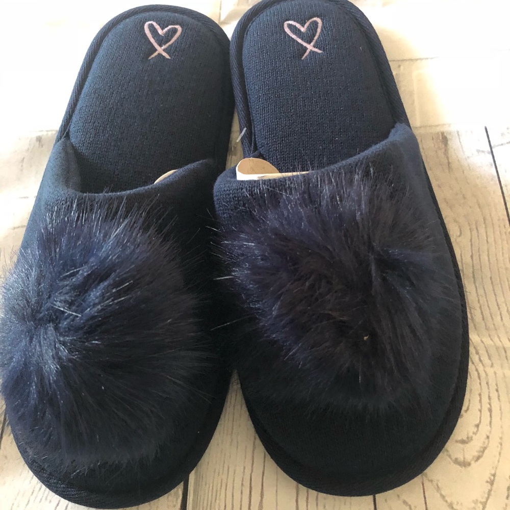 NWT Women’s Victoria’s Secret Slippers